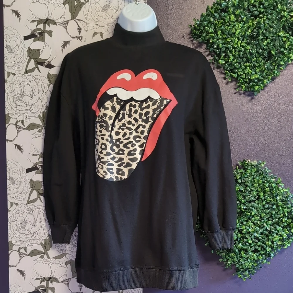 Cheetah Mouth Turtleneck Sweater - Picture 3 of 4